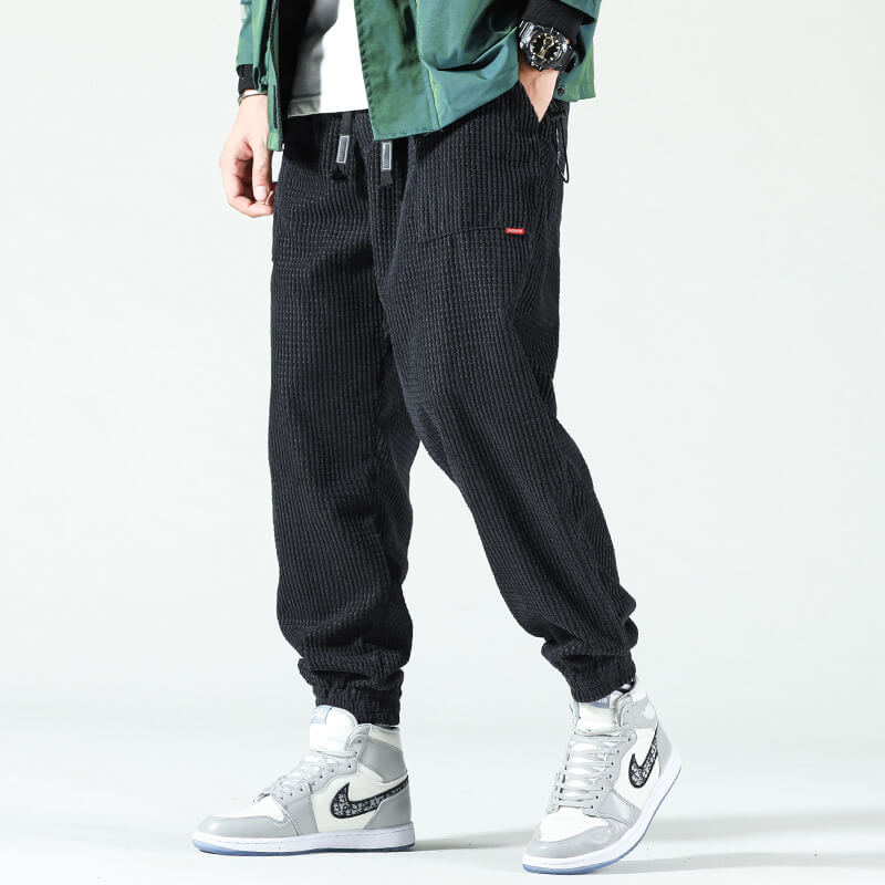 Sutton men's loose cuffed streetwear pants in Black, view 3