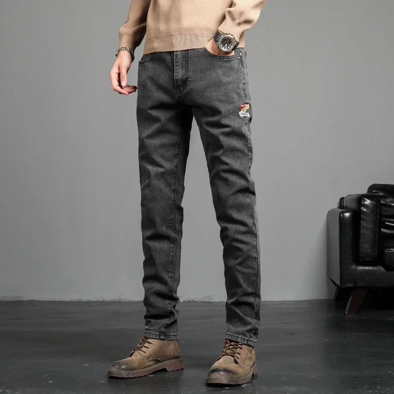 Corey - Tapered Jeans with Subtle Wash